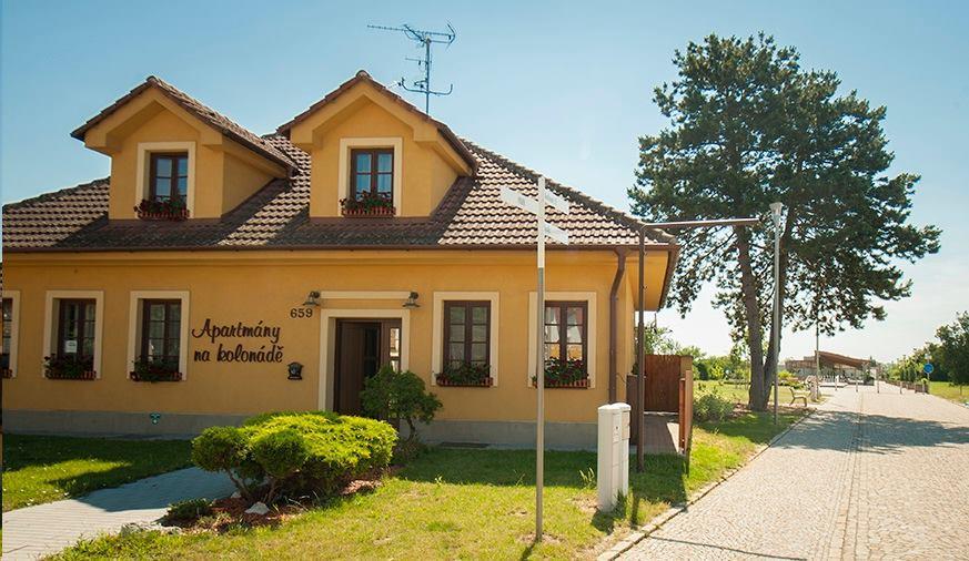 Apartmány na kolonádě Lednice Esterno foto